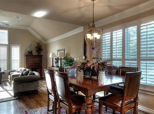 1302 Sherwood Springs Ln, Houston, TX 77043