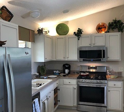 2nd image of 915 Candler Pl