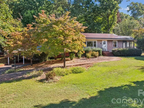 37 Elm St, Badin, NC 28009
