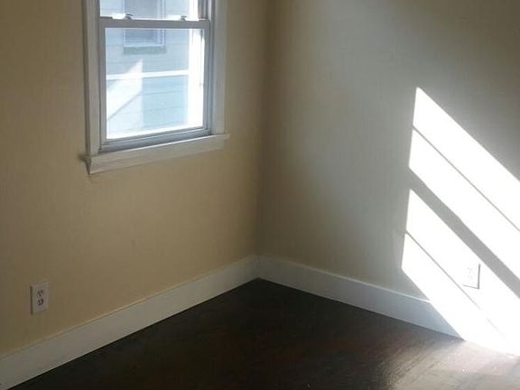 5th image of 122 Isabella Ave #4