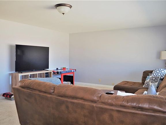 4th image of 1402 N Glenn L English St
