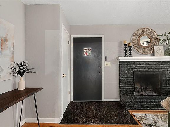 4th image of 7817 Arlington Ave