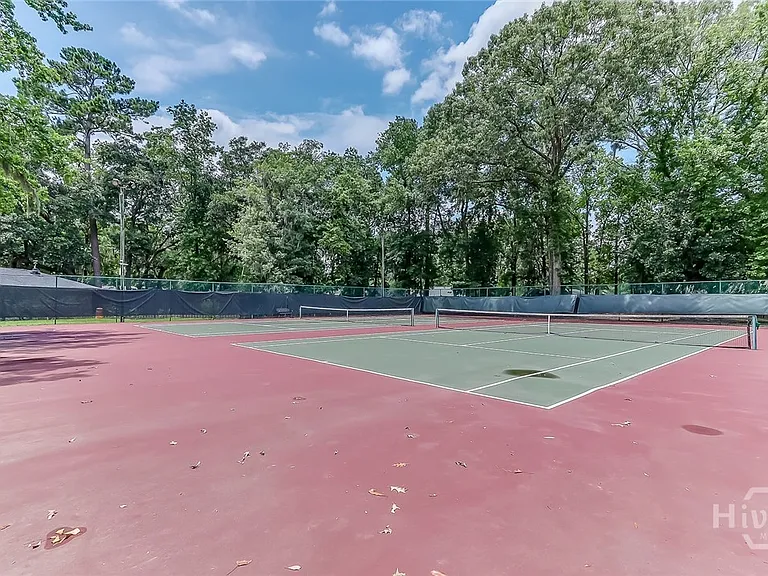 110 Embassy Ct — Photo 46