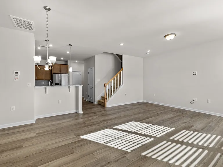 5615 Edessa Ave — Photo 4