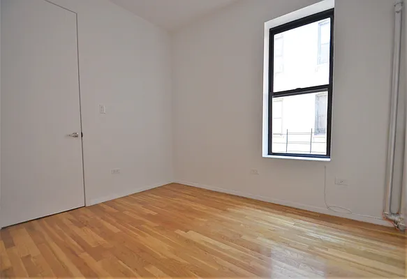 Rented by CITY SKYLINE REALTY INC | media 4