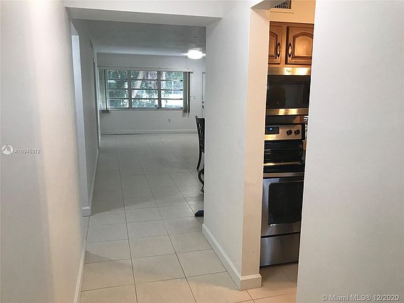 3rd image of 1550 NE 191st St APT 210
