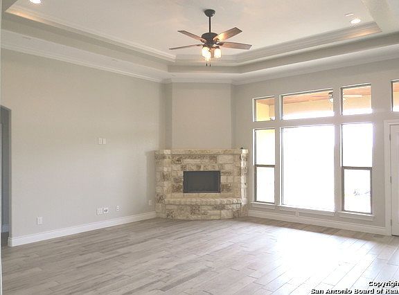 3rd image of 112 Colibro Creek Dr