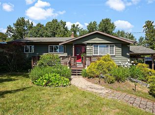 9376 Maryland Dr, Sidney, BC V8L 2R3