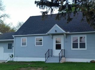 305 W Grove St, Lawler, IA 52154