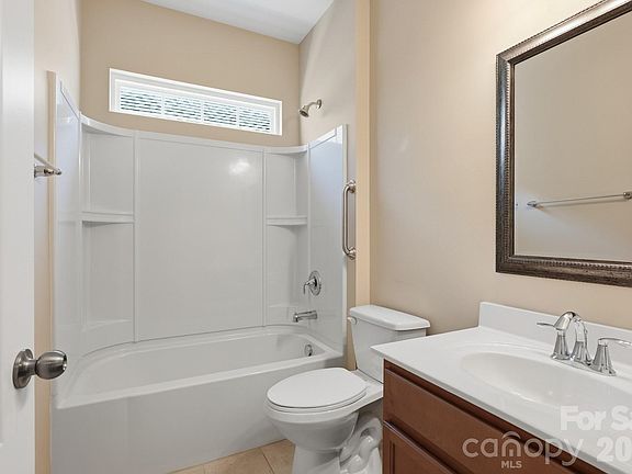 5th image of 4043 Perth Rd