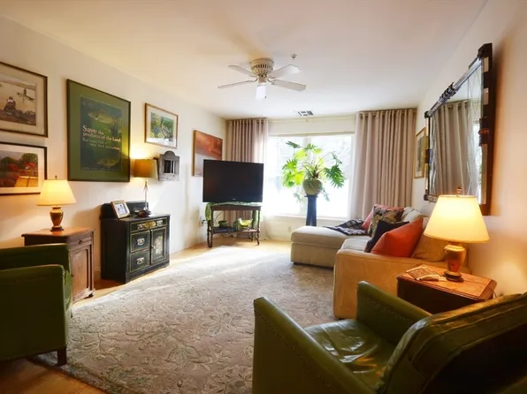 7 Crescent Way Unit 119, Sturbridge, MA 01518