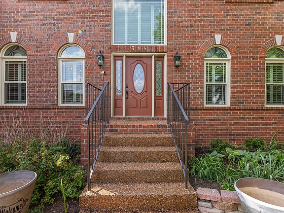3rd image of 318 Logans Cir