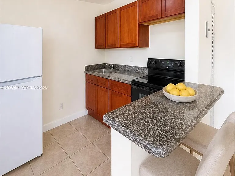1533 NW 2nd St #6 — Photo 6