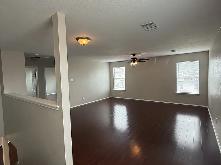 502 Constellation Dr — Photo 11