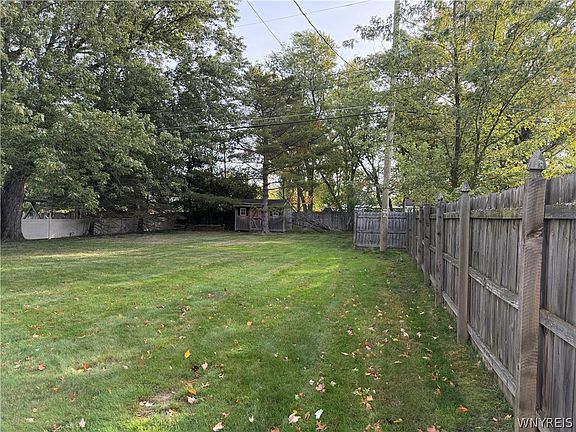5th image of 59 Pinewood Dr