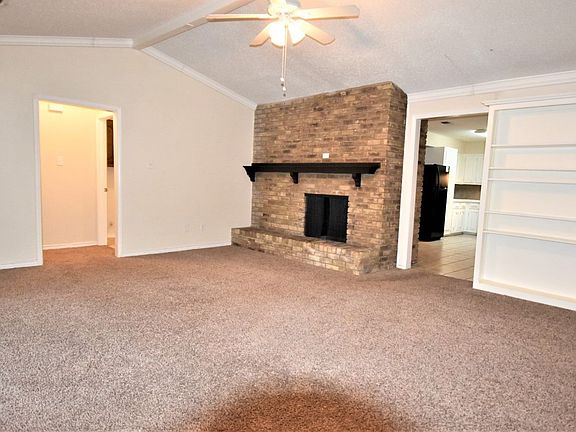 5th image of 121 Wesley Dr