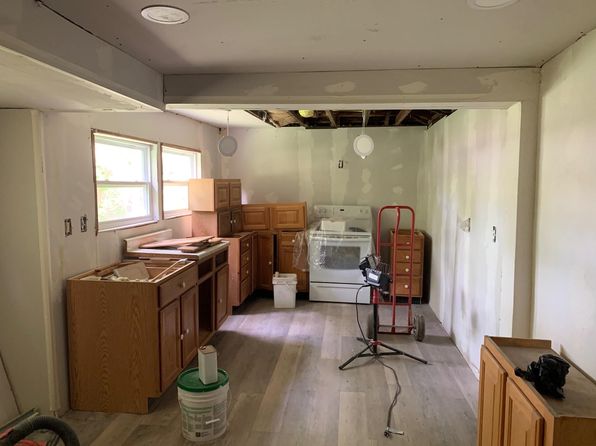 911 E 14th Ave, Winfield, KS 67156