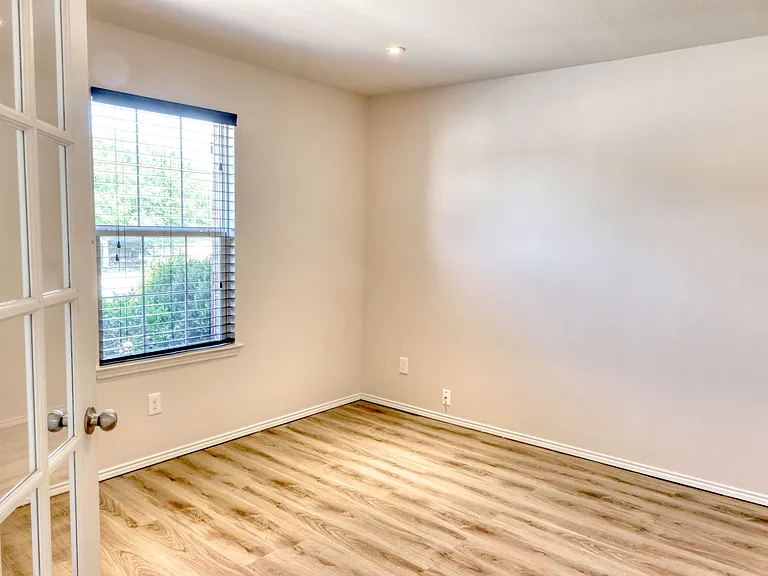 433 Magma Dr — Photo 12