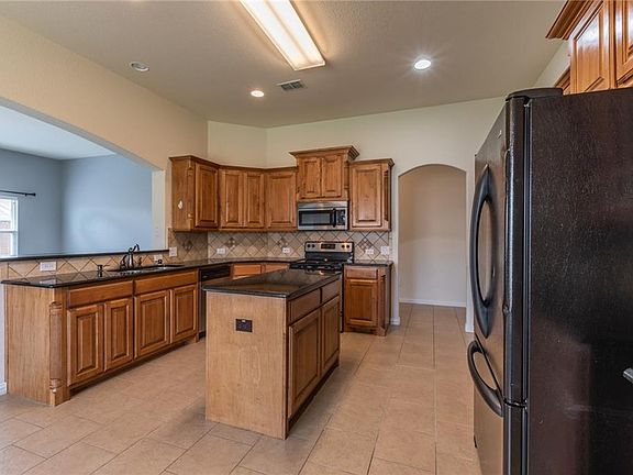 3rd image of 8903 Kiowa Dr