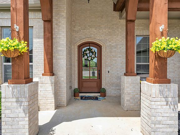2nd image of 1060 Waters Edge Ct