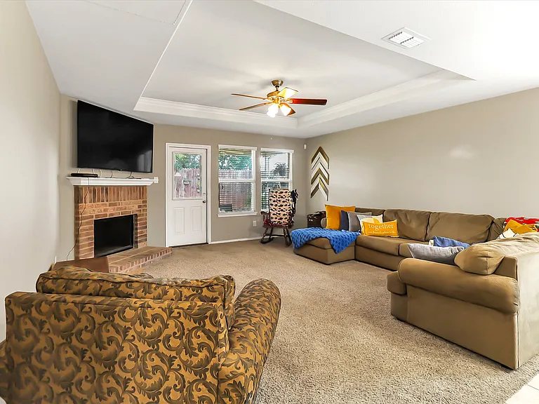 1713 Megan Creek Dr — Photo 18