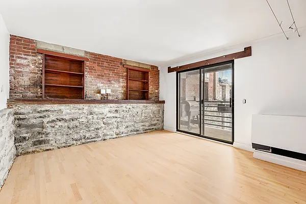 Rented by Compass | media 12