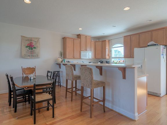 5th image of 600 Prospect St