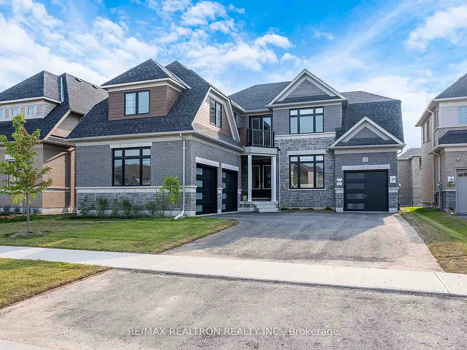 32 Bellflower Cres