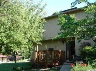 7407 Creekwood Dr #11C, North Royalton, OH 44133