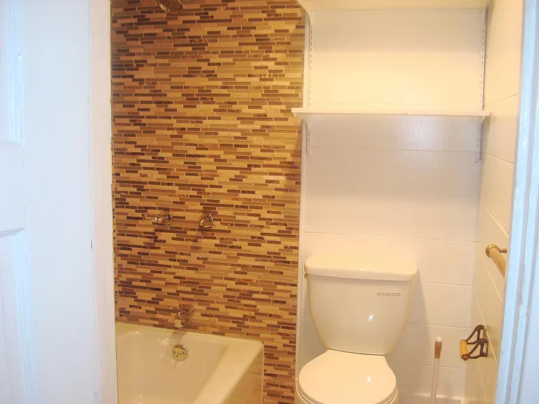 2220 Rosecrans St — Photo 14