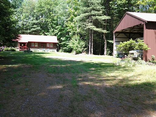 32x32 pole barn w/ electric