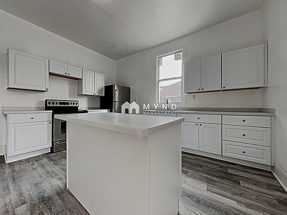 5th image of 907 W 5th Ave #1
