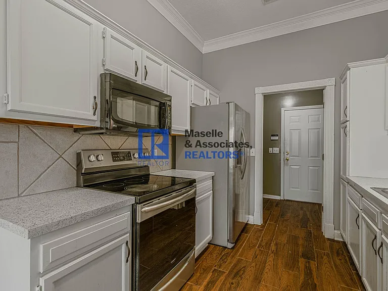 624 Post Oak Pl — Photo 15