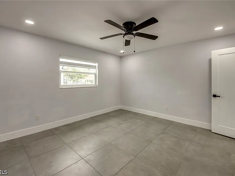 4312 S Pacific Cir — Photo 18