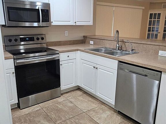 5th image of 1519 NW 22nd Ave