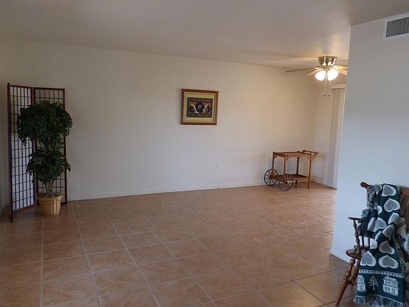 3rd image of 10516 W Kingswood Cir