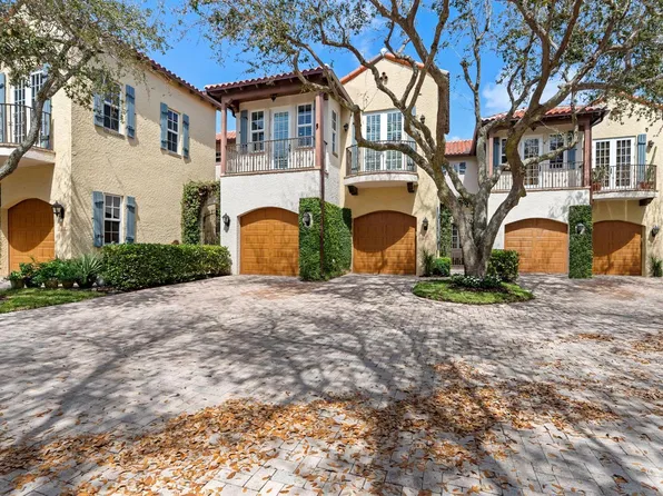 1027 Coralina Ln, Delray Beach, FL 33483