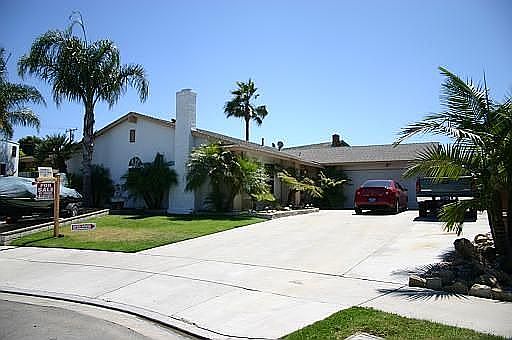 1110 W Bottlebrush Pl