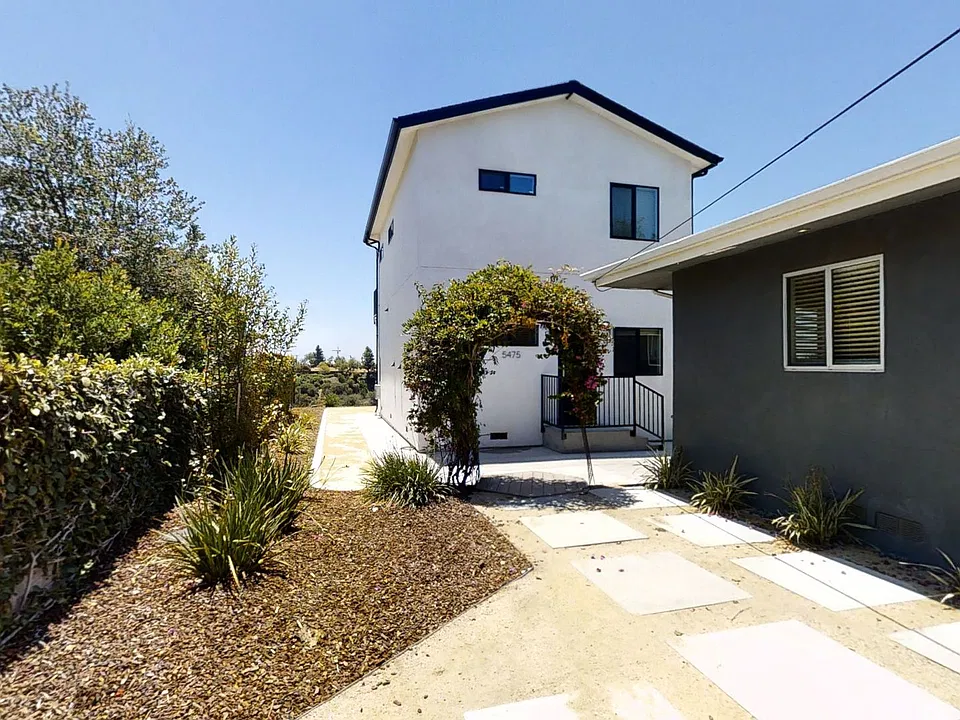 5475 Dorothy Dr