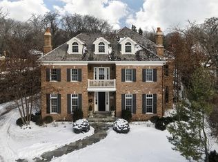 1005 Pine Tree Ln, Winnetka, IL 60093