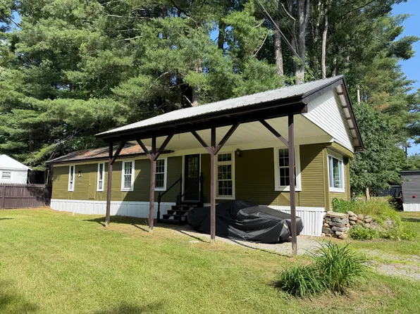 3 Spruce Ln, Warrensburg, NY 12885