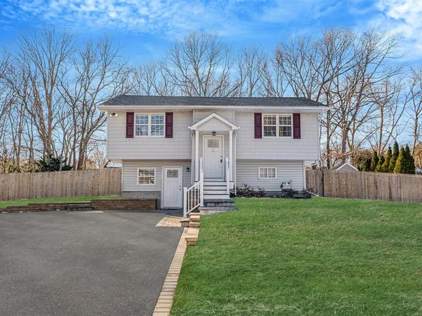 10 Antler Lane, South Setauket, NY 11720