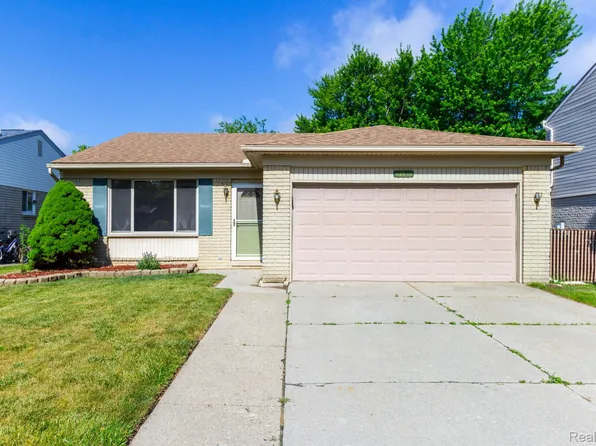 32016 Belcrest Rd, Brownstown, MI 48173