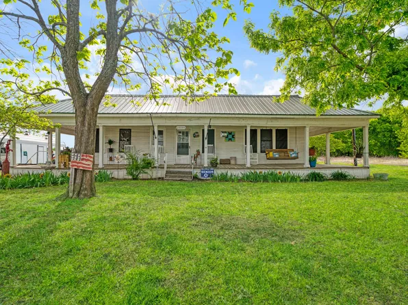 25099 Farm Road 137, Petty, TX 75470