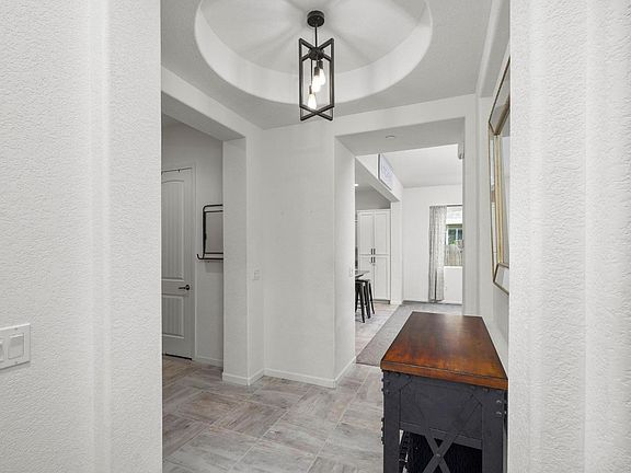 5th image of 250 Bella Flora Lane