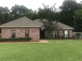 124 Susan Ln, Brandon, MS 39042