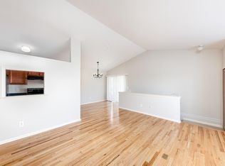 188 Commons Ct, Saline, MI 48176