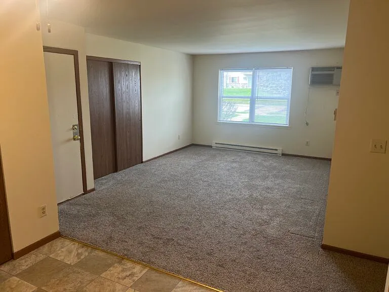 2135 Sylvan Way #6 — Photo 4