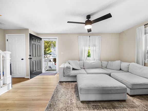 5th image of 25 Enfield St #27
