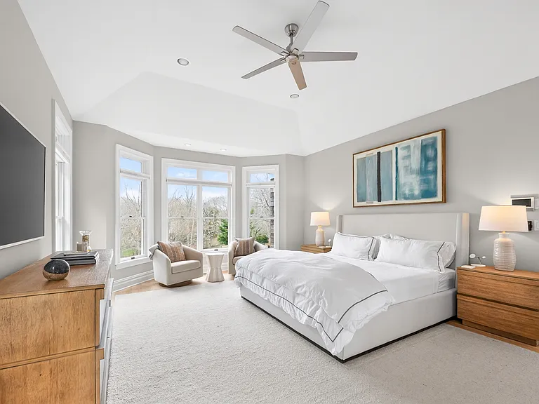 360 Canoe Place Rd — Photo 23